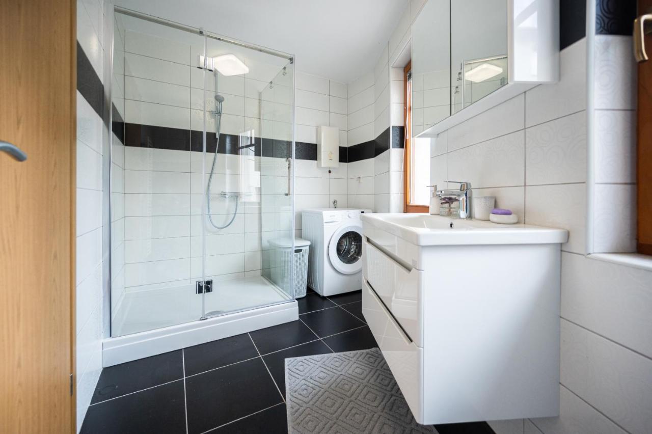 Duplex Apartment For Up To 12 People- Old Town SJJ Esterno foto